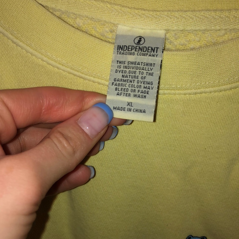 Crewneck - Picture 3 of 4